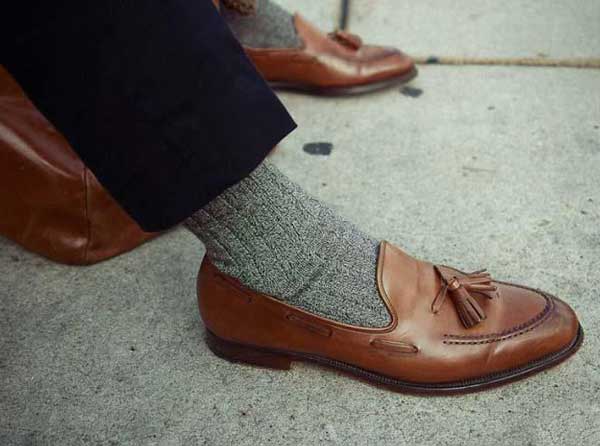 با کفش لوفر چه شلواری بپوشیم + نکاتی برای راهنمایی ست کردن شلوار با کفش لوفر