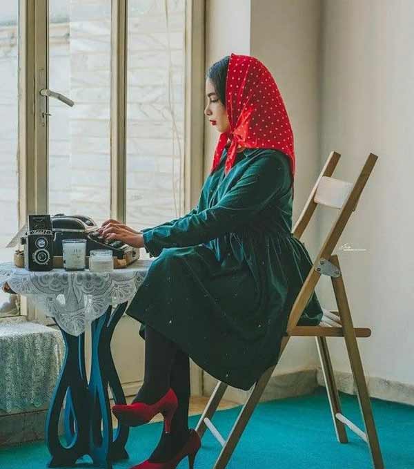 مدل عکس گرفتن دخترانه با زیباترین و متنوع ترین ایده های خفن برای پروفایل