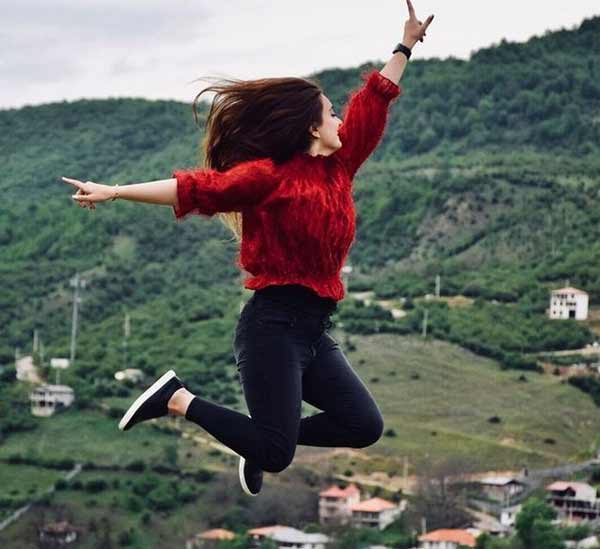 مدل عکس گرفتن دخترانه با زیباترین و متنوع ترین ایده های خفن برای پروفایل