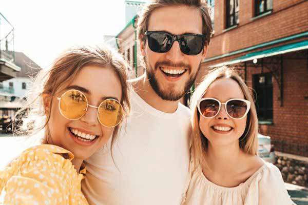 مدل عینک برای صورت کشیده با بهترین طرح ها و تنوع ها + نکات مهم انتخاب عینک