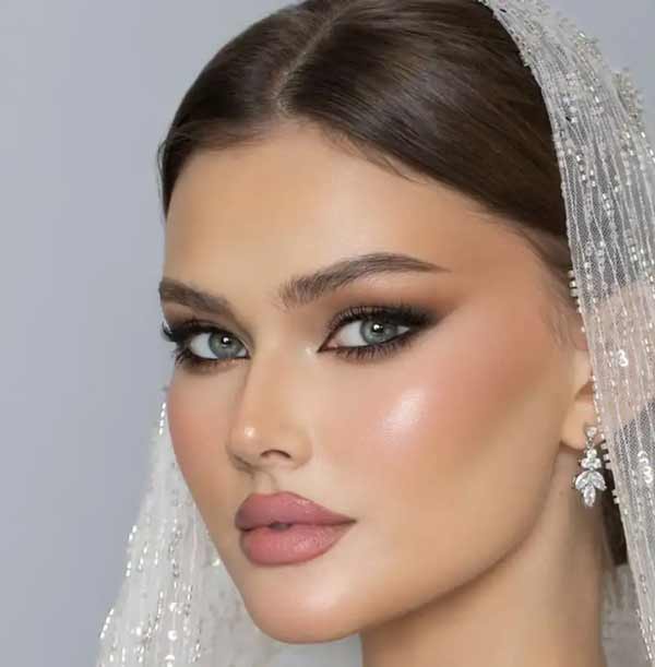 آرایش لایت + آموزش انجام آرایش لایت ملایم و سبک با تکنیک های ساده