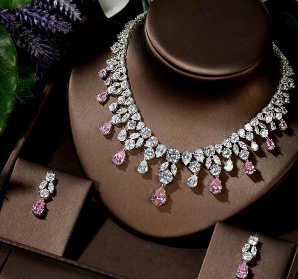 مدل سرویس طلا جدید عروس + جدیدترین و باکلاس ترین مدل های سرویس طلا مخصوص عروس خانم ها