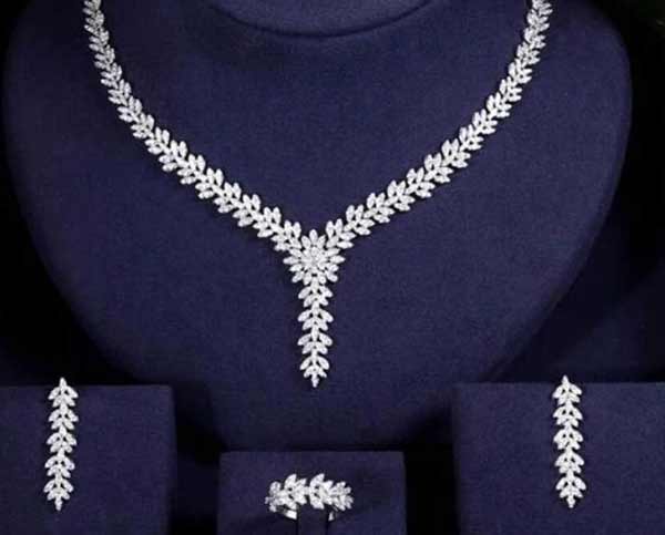 مدل سرویس طلا جدید و شیک + لوکس ترین و شیک ترین مدل های سرویس طلا زنانه