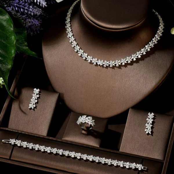 مدل سرویس طلا عروس + شیک ترین و باکلاس ترین مدل های سرویس طلا مخصوص عروس خانم ها