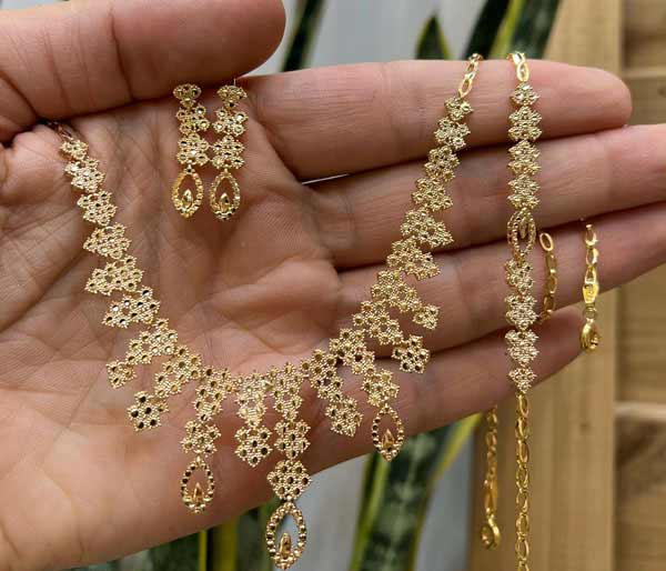 مدل سرویس طلا عروس + شیک ترین و باکلاس ترین مدل های سرویس طلا مخصوص عروس خانم ها