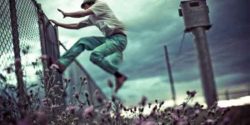 تعبیر خواب فرار کردن و دویدن و پنهان شدن از دشمن برای دختر مجرد و زندان امام صادق
