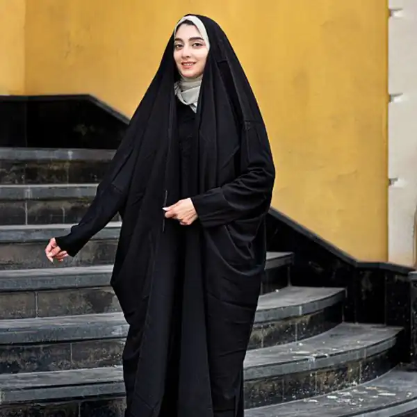 مدل چادر مشکی + جدیدترین و به روزترین مدل های چادر زنانه مشکی و گلدار