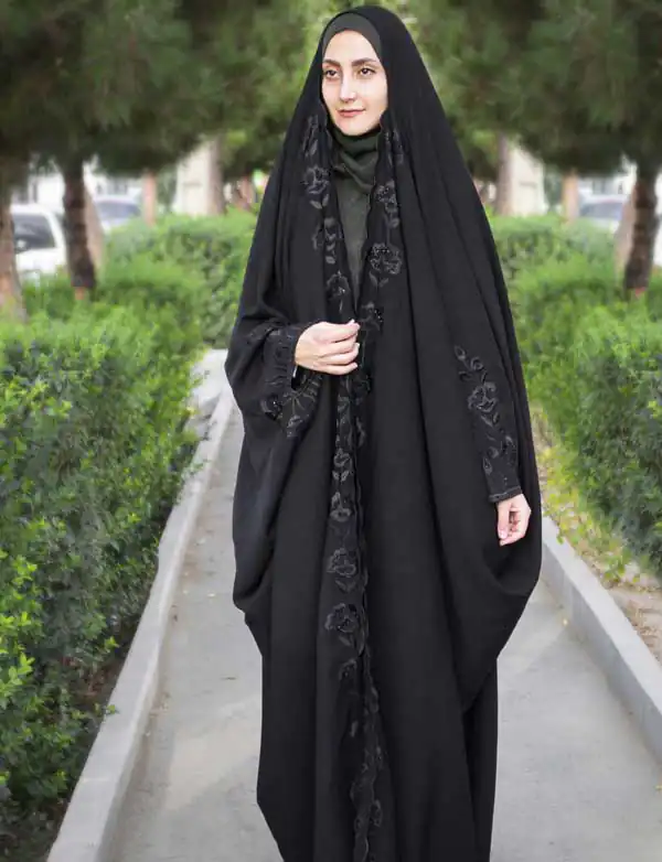 مدل چادر مشکی + جدیدترین و به روزترین مدل های چادر زنانه مشکی و گلدار