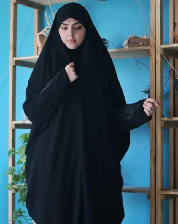 مدل چادر مشکی + جدیدترین و به روزترین مدل های چادر زنانه مشکی و گلدار