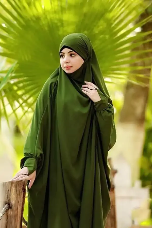 مدل چادر مشکی + جدیدترین و به روزترین مدل های چادر زنانه مشکی و گلدار