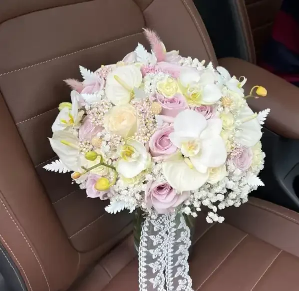 مدل دسته گل ساده + شیک ترین و زیباترین مدل های دسته گل برای تبریک تولد و جشن