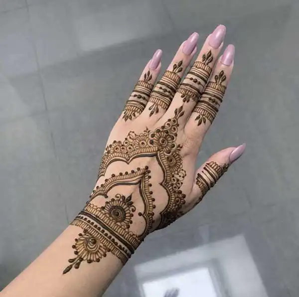 مدل حنا دست + طرح های بسیار زیبا و خاص برای کشیدن حنا روی دست و بدن