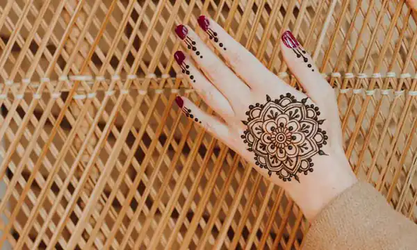 مدل حنا دست + طرح های بسیار زیبا و خاص برای کشیدن حنا روی دست و بدن