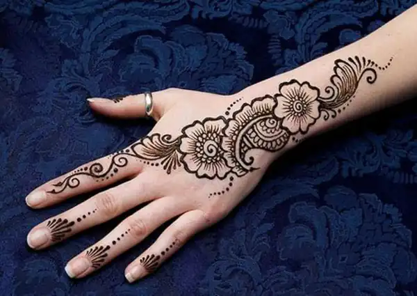 مدل حنا دست + طرح های بسیار زیبا و خاص برای کشیدن حنا روی دست و بدن
