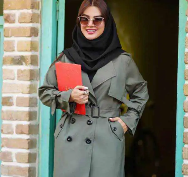 مدل مانتو دانشجویی جدید + زیباترین و باکلاس ترین مدل های مانتو دانشجویی دخترانه