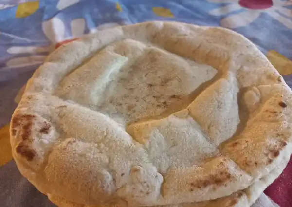 طرز تهیه نان پیتا روی گاز طرز تهیه نان لبنانی شاورما غذا با نان پیتا نان پیتا سه نان طرز تهیه شاورما مرغ