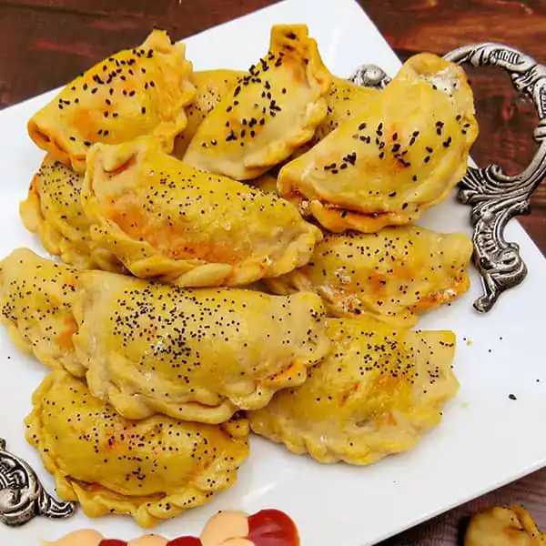 پیراشکی کالباس بدون فر طرز تهیه خمیر پیراشکی کالباس طرز تهیه پیراشکی سوسیس و کالباس طرز تهیه پیتزا پیراشکی با سوسیس پیراشکی سیب زمینی با کالباس طرز تهیه پیراشکی سوسیس با خمیر نانوایی پیراشکی مرغ و کالباس طرز تهیه پیتزا پیراشکی تنوری