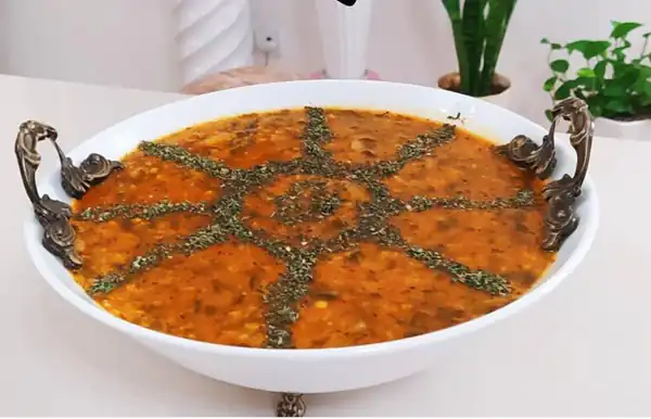 راز خوشمزگی آش کلم قمری و فوت و فن آش کلم قمری خوشمزه و خانگی