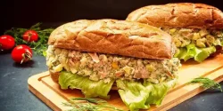 راز خوشمزگی همبرگر با تن ماهی و فوت و فن همبرگر با تن ماهی خوشمزه و خانگی