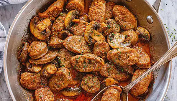 راز خوشمزگی خوراک سوسیس و قارچ و فوت و فن خوراک سوسیس و قارچ خوشمزه و خانگی