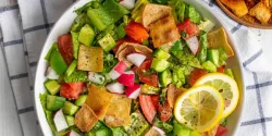 راز خوشمزگی سالاد فتوش و فوت و فن سالاد فتوش خوشمزه و خانگی