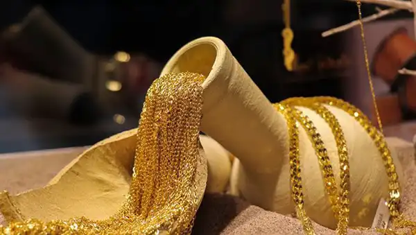 تعبیر خواب طلا برای زن باردار + از دید امام صادق و ابن سیرین و حضرت یوسف