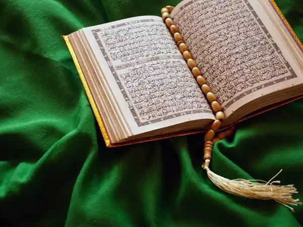 تعبیر خواب قرآن خواندن دیگری + از دید امام صادق و ابن سیرین و حضرت یوسف
