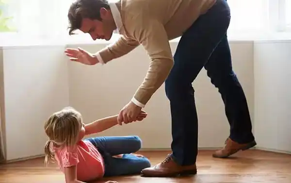 تعبیر خواب کتک زدن فرزند دختر توسط مادر + از دید امام صادق و ابن سیرین و حضرت یوسف